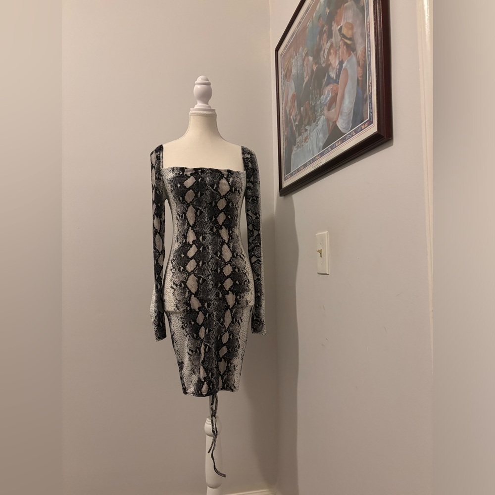 Snakeskin Print Long Sleeve Bodycon Dress